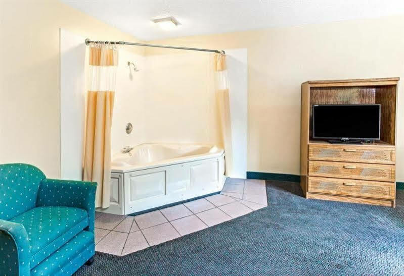 Super 8 By Wyndham Villa Rica Exterior photo
